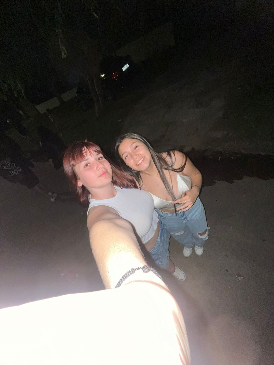 naaatiiiii7's tweet photo. y que la vida siempre nos mantenga así 🫶🏼💘 https://t.co/VxnKz05wWc