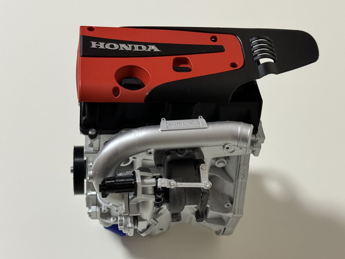 Graphite_One's tweet photo. dbs WORKSの1/4 シビックタイプR FK8 K20Cのスケールエンジン
通常の樹脂成型品と異なる3Dプリント製だからか、冬場の乾燥のせいかわかりませんが、エンジンカバーが反り返っていました😭
3Dプリンターによる成型品は温度や湿度の変化に弱かったりするんですかね?😥
#FK8 #civic #typer #dbsworks https://t.co/MJq0YaOKc2