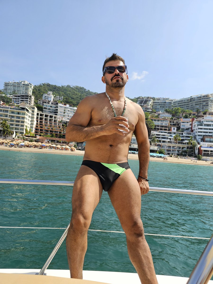 Orleeacosta's tweet photo. No los vi hoy en la playa #pv #PuertoVallarta #2024 https://t.co/4Y8u6Si8wJ