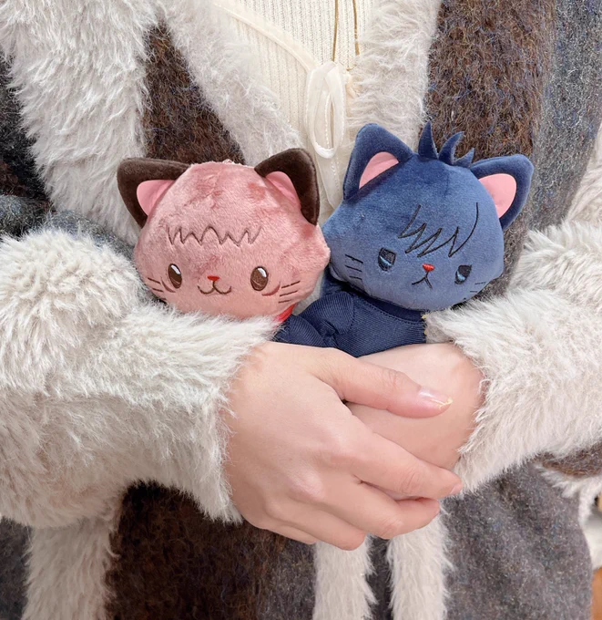 ご挨拶遅くなりました。 新年明けましておめでとうございます。 うちにもにゃんたちがきてくれました 寝そべりも予約しようと思います  感想などを呟くのが下手なので、イタフシ創作(ゆっくりペース)とぬい写真中心のアカウントになりますが、今年もよろしくお願いいたします。