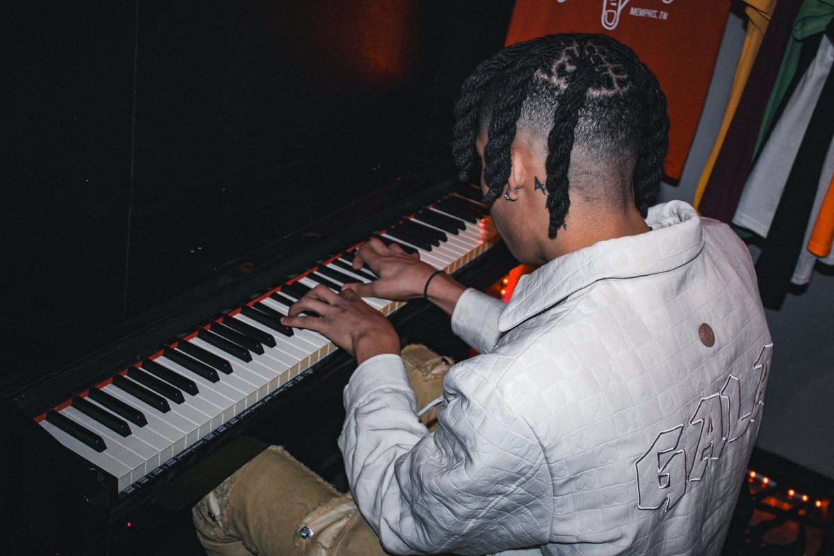 MARCH15th tweet media