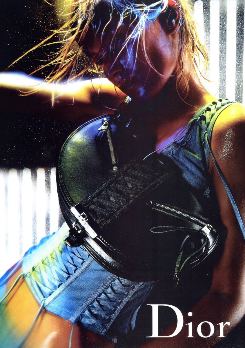 _HDD's tweet image. Gisele Bündchen photographed by Nick Knight for Dior (2002)