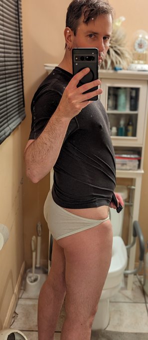 After three days of being sick and subsisting on crackers and ginger ale, mostly ginger ale, I think<a href="/tag/newprofilepic"class="tags"><span>#newprofilepic</span></a>