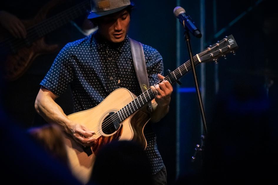 ellisguitars's tweet photo. ๐ธ Elevate your vibes with Ellis Guitars โ where craftsmanship meets sonic euphoria!
๐โจ A ellis masterpiece is a symphony of Rosewood and Spruce.
๐ถ Ready to redefine your sound journey?
๐ Dive into the legacy! ๐ฅ๐
#EllisGuitars
#MusicalRevolution
#SoundElevation https://t.co/gyULEF6LxR
