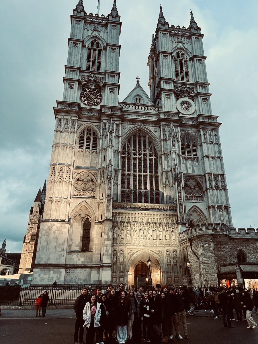 Dr_J_Smith's tweet photo. Highlight of the day? Worshipping with our #Jterm24 students in a prayer service at Westminster Abbey. Goodness, truth, and beauty witnessed in the reverence and serious devotion to the Lord. Ceilings that reach to the heavens invite hopes that do the same. @lrcawarriors https://t.co/xF3QeJIejY