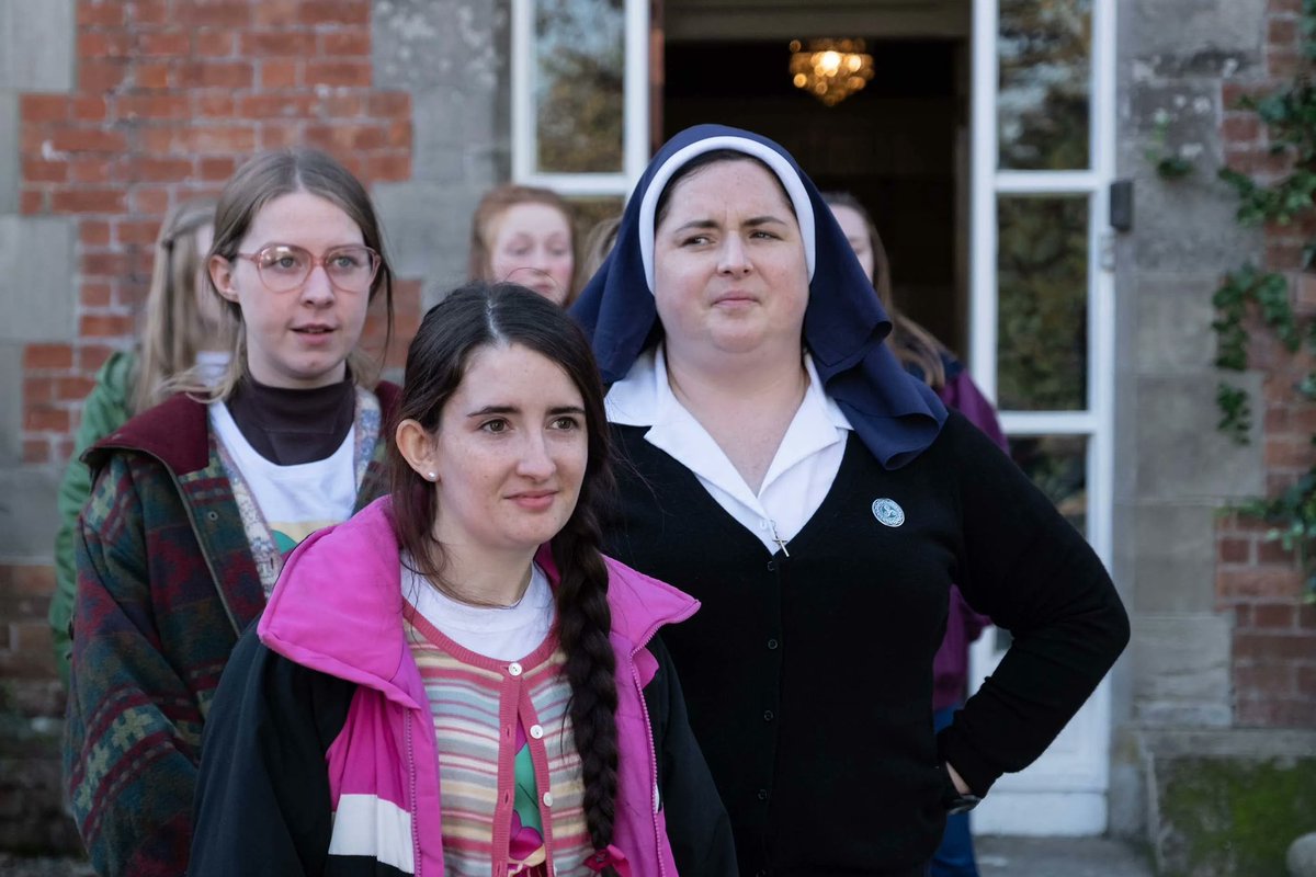 PopCrave's tweet photo. ‘Derry Girls’ premiered 6 years ago. https://t.co/BcrlcYOAzq