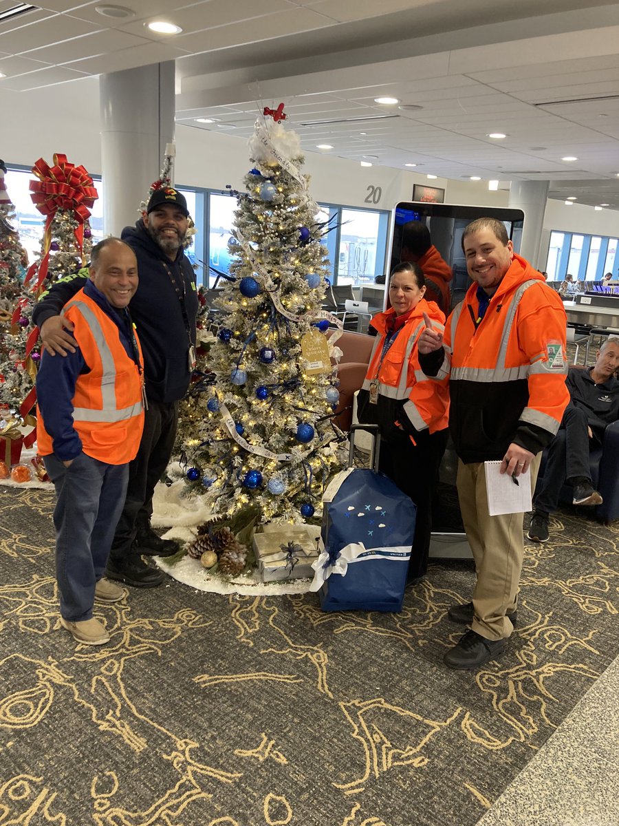 Visiting the holiday award winning team BDL airport wide tree decorating team! United UNIFI team took first place! Very proud team eager to engage with safety for 2024. ⁦<a href="/EastcoastVin/">Vinnie Pestrichella</a>⁩ ⁦@Jmass29Massey⁩ ⁦@jacquikey⁩ ⁦<a href="/AOSafetyUAL/">AO Safety UAL</a>⁩ ⁦<a href="/UnifiAviation/">Unifi</a>⁩