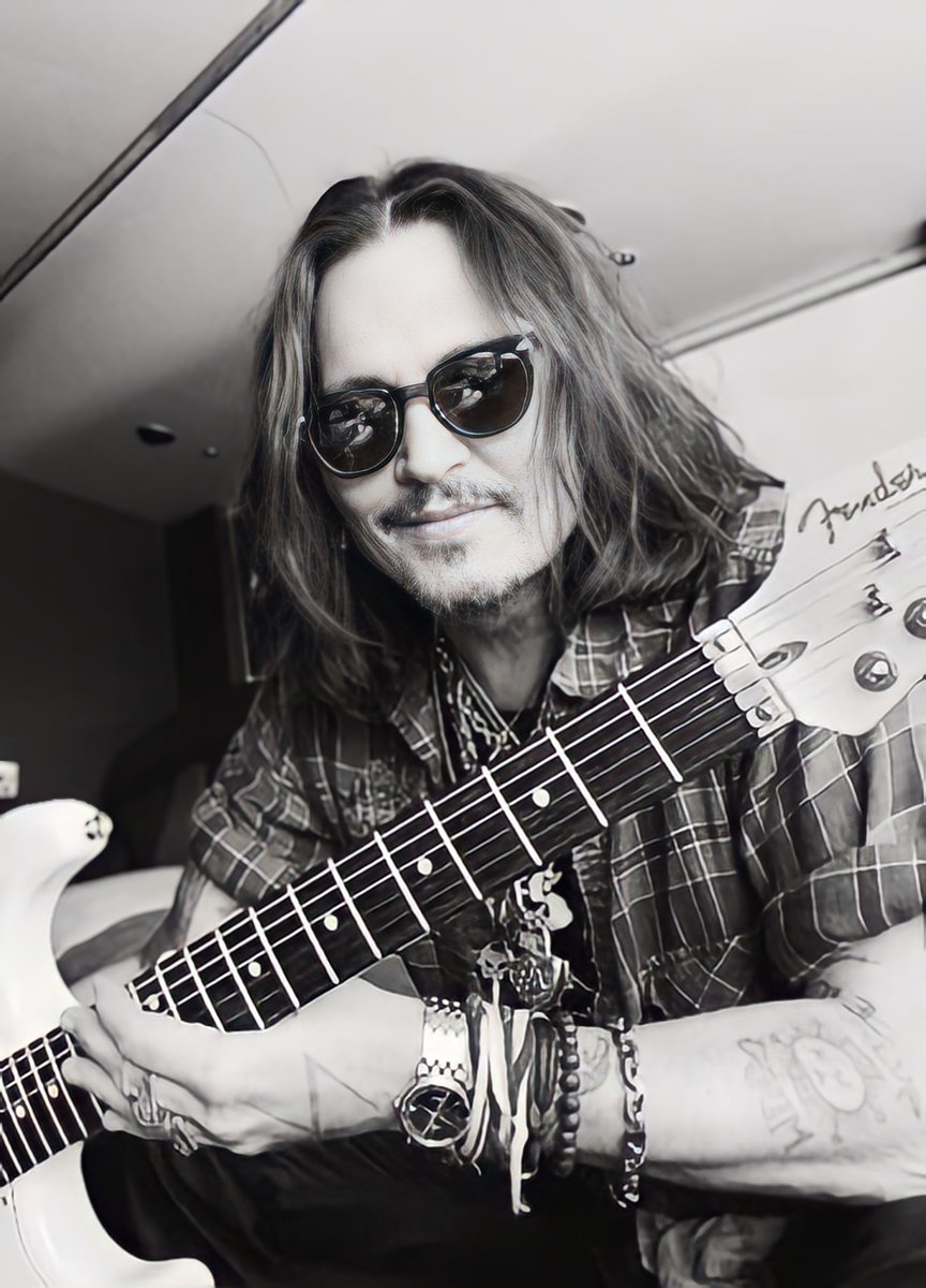 SPandeleanu's tweet photo. #JohnnyDeppIsSpecial 
#JohnnyDeppIsALegend 
#JohnnyDeppWon 
#JohnnyDeppIsLoved 
#JohnnyDeppNft 🫂♥️🫶🎼🎼🎼🍹🦋🍹 https://t.co/ktSEFcCGed