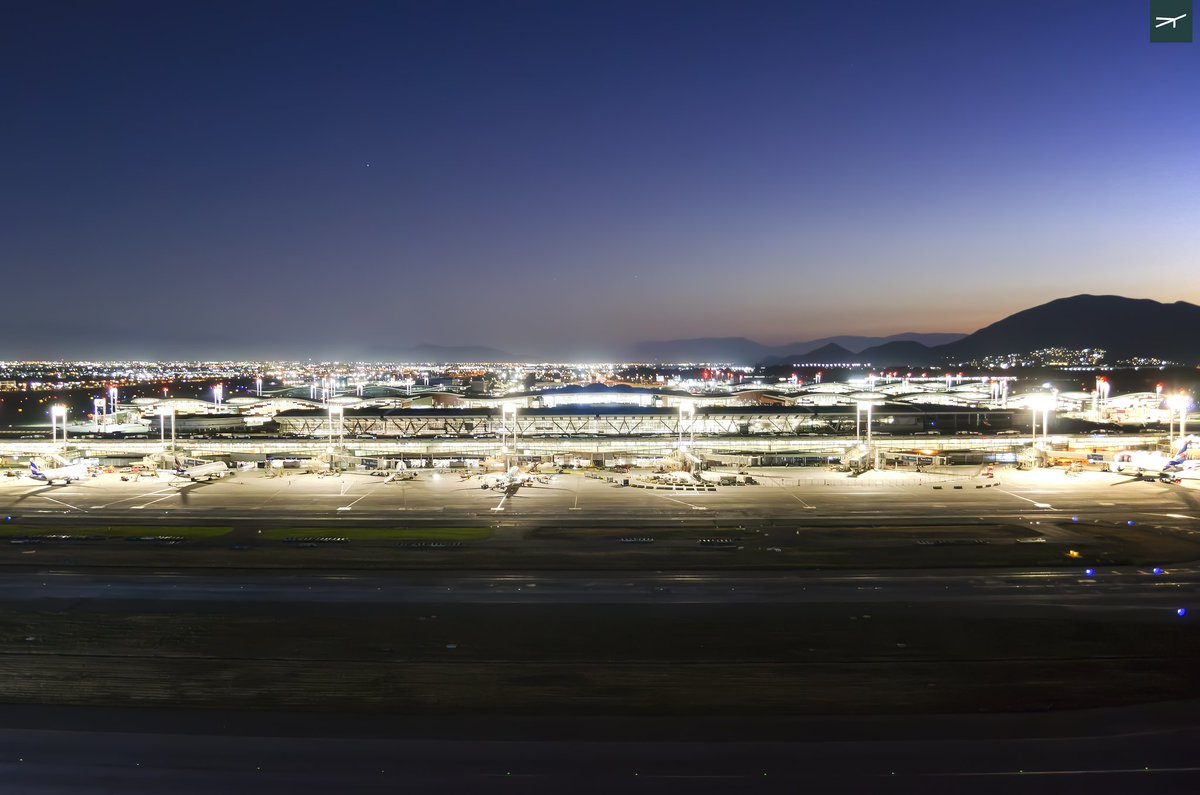 beckeraviation's tweet image. Aeropuerto Internacional Comodoro Arturo Merino Benítez (SCL/SCEL)
Pudahuel, Santiago de Chile

01/01/2024

#spotterschile #SCEL