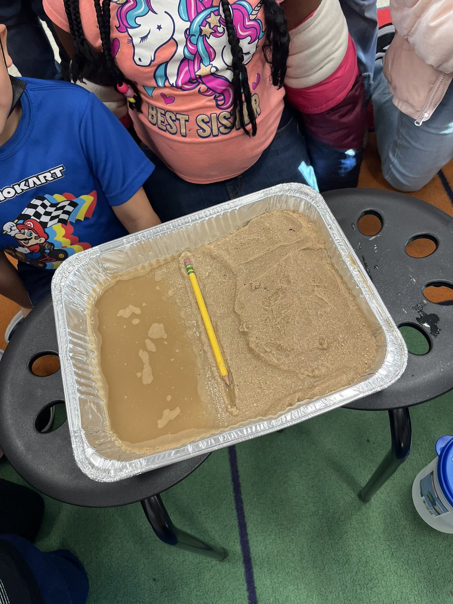 Sandy situations here’s in 2nd grade! Ss identified how the Earths surface changed over time due to erosion! If you saw the grins and ideas of these students while doing this, you’d be proud too! *places the pencil to show where our first line*

@flesbcps #sciencetime