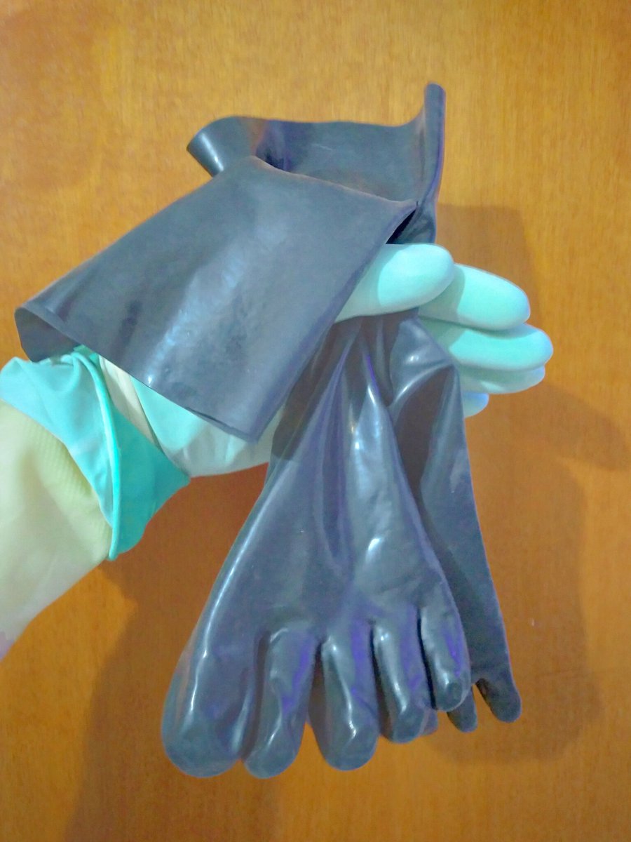 Rubbert_Robert's tweet photo. I need put my Latex Socks🔥
#latexsocks #feetfetish #socksfetish #latexfetish #rubbergloves #maidgloves #kitchengloves #latexgloves #socks https://t.co/DtCO3tEmD5
