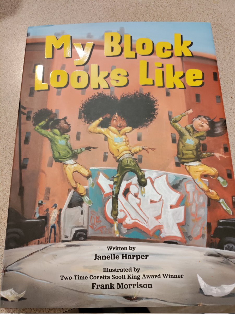 Look at the wonderful thing that got delivered today 🤩🤩.
<a href="/BXStoryteller/">Janelle Harper MY BLOCK LOOKS LIKE available now!</a> and Frank Morrison, what a work of art and heart!