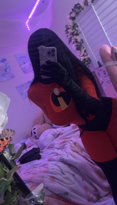 more violet? https://t.co/7VRbEKaf48