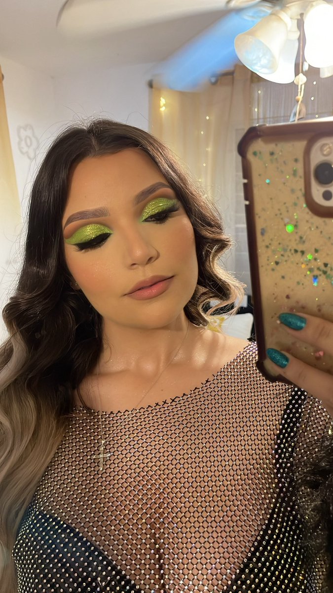 daibla_'s tweet photo. appreciation tweet de mi nye makeup 💚🥹 https://t.co/O2vQW4hDlC