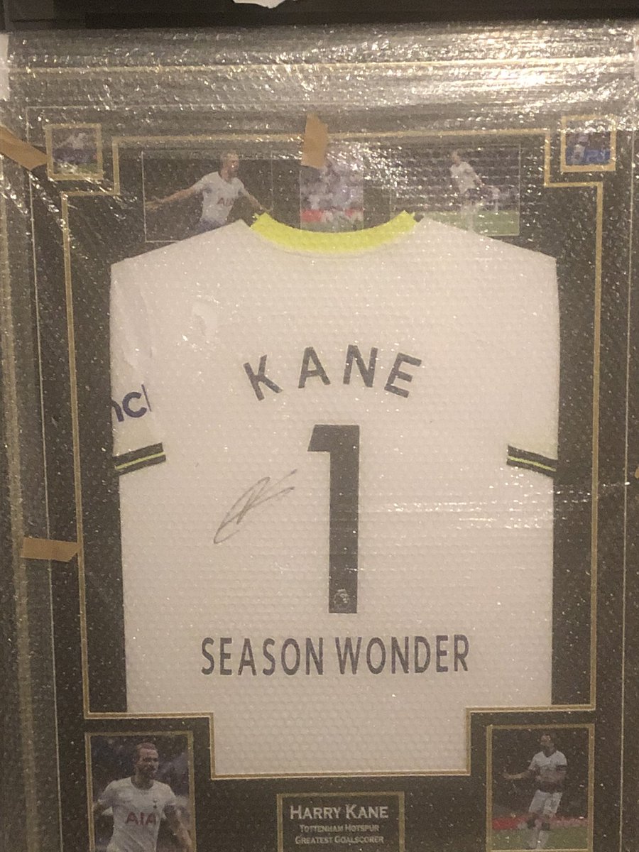 Special piece of history came into our hands today Who remembers @alanshearer calling @HKane “A one season wonder”? 😉 Well, now he is in his first Bundesliga season, this shirt is available until 15th January for only £350 If it doesn’t sell we will raffle it off by Feb 14th