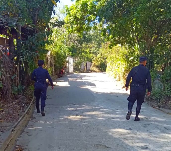 PNCSV's tweet photo. De forma preventiva, patrullamos las zonas rurales en Cuscatlán, manteniendo la tranquilidad de sus habitantes y previniendo delitos.

#GuerraContraPandillas https://t.co/yoiXnqM7lE