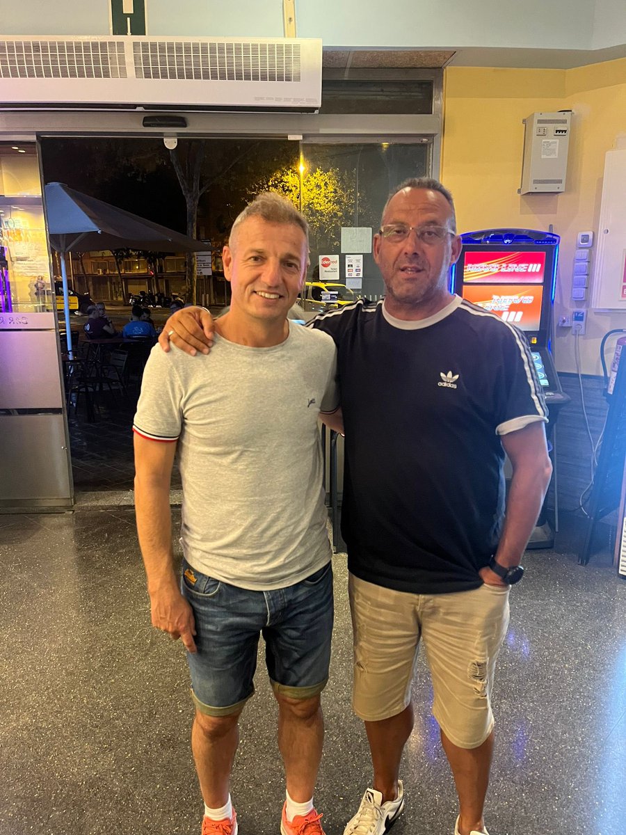 jose_pinti's tweet photo. Este señor es uno de los artífices de confeccionar la plantilla del @GironaFC junto al mister @Michel8Sanchez  donde lleva haciendo un trabajo impecable varios años..
Enhorabuena amigo .DON QUIQUE CARCEL. 🔝🔝⚽️⚽️⚽️ https://t.co/3mROPELm6O