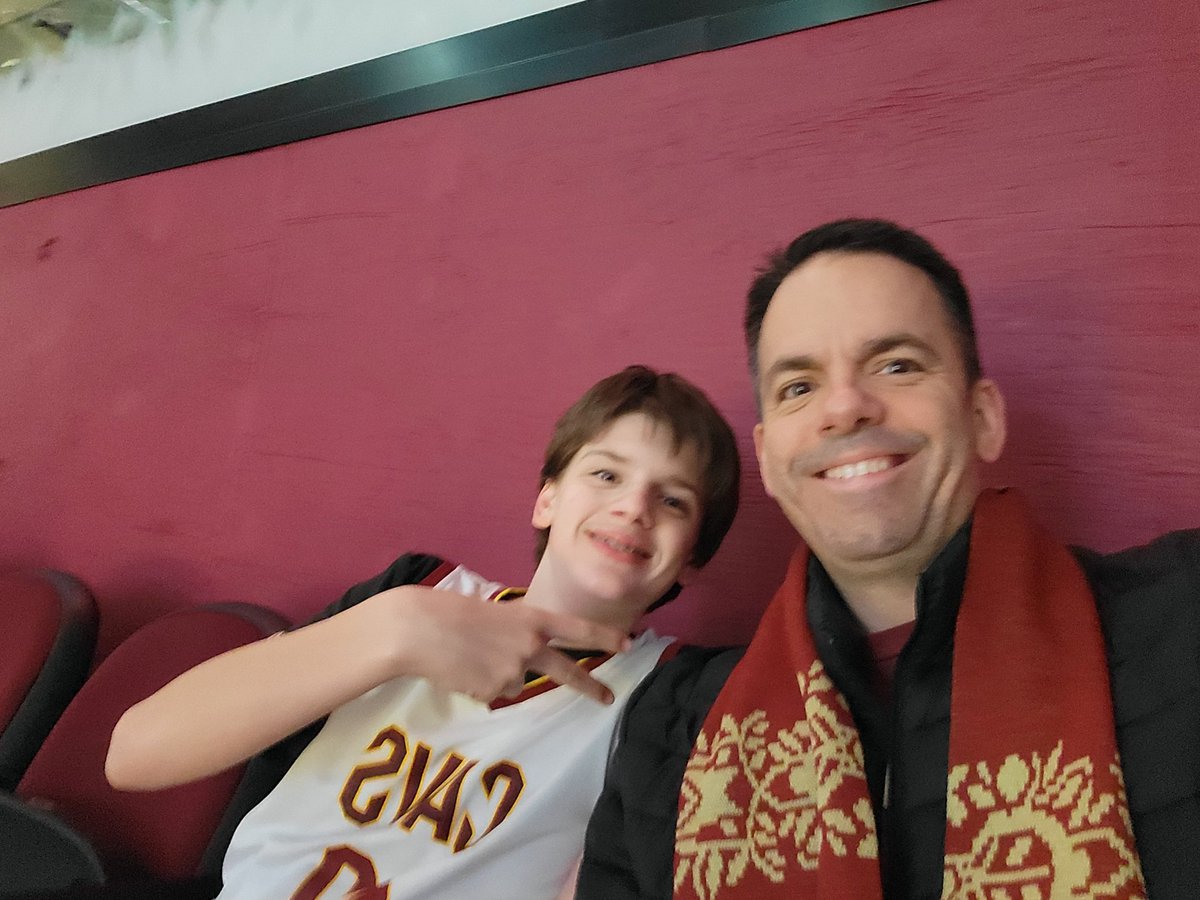 arog77's tweet photo. Co Cavs! #letemknow https://t.co/OwounvdWx0
