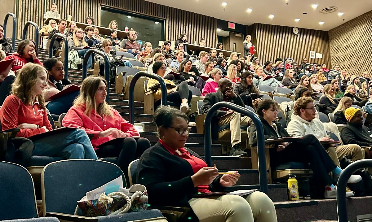 IUnursing's tweet photo. Today, IU School of Nursing in Indianapolis welcomed new traditional and accelerated Bachelor of Science in Nursing students during New Student Orientation. We couldn't be more excited for these new students as they begin their journeys to become future #IUnurses! 🩺💉❤️ https://t.co/nnRWhBnsfs