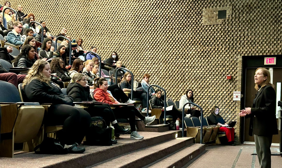 IUnursing's tweet photo. Today, IU School of Nursing in Indianapolis welcomed new traditional and accelerated Bachelor of Science in Nursing students during New Student Orientation. We couldn't be more excited for these new students as they begin their journeys to become future #IUnurses! 🩺💉❤️ https://t.co/nnRWhBnsfs