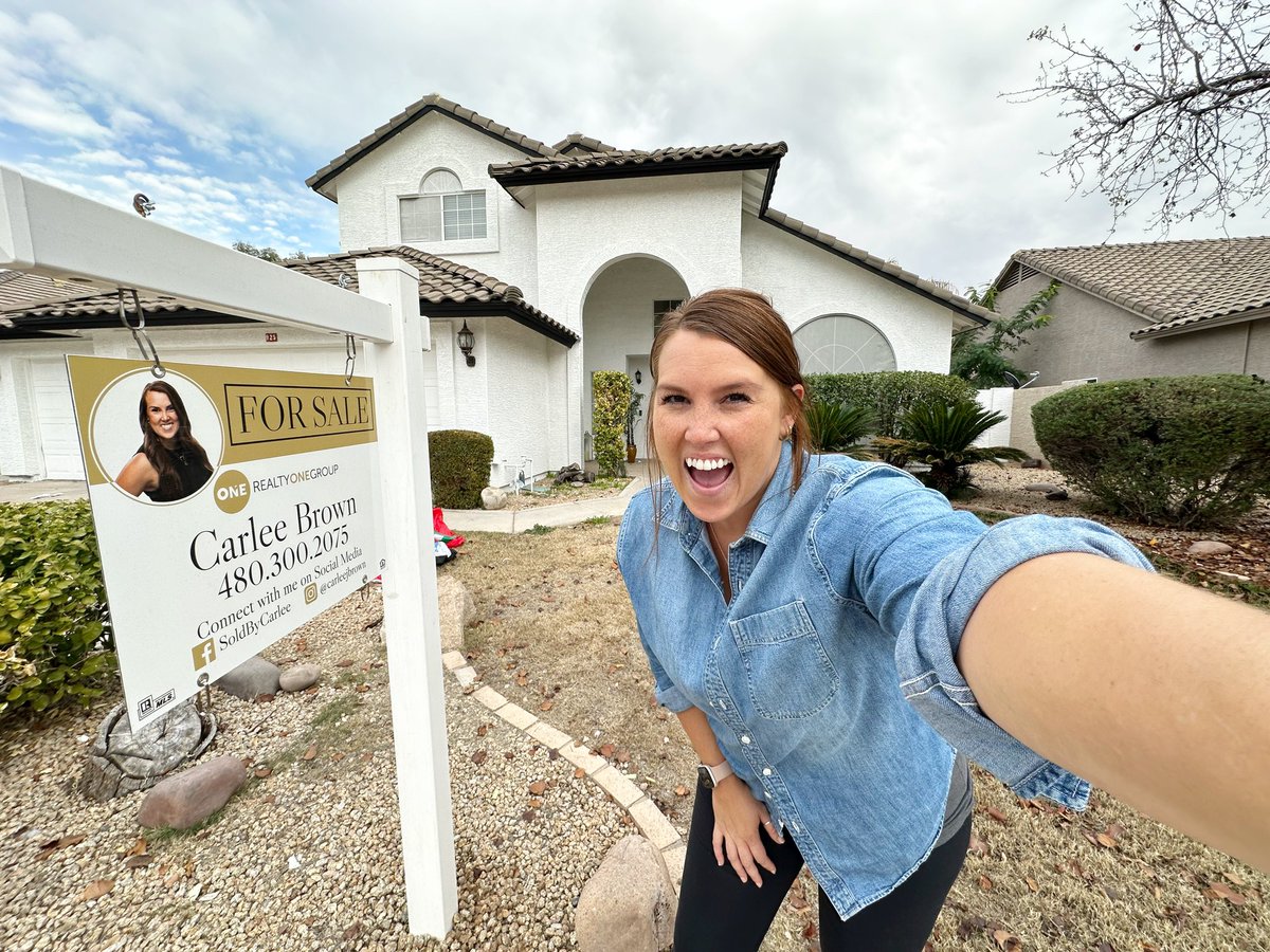 SoldByCarlee's tweet photo. This beauty is about to hit the market!!
☑️ Val Vista Lakes, Gilbert!!
☑️ 4 Bedroom, 3 Bathroom
☑️ 3 Car Garage
☑️ Pool &amp; Tiki Bar!!! 
☑️ $725,000
DM me if you’re interested or tag someone who might be 😁

#valvistalakes #gilbertaz #gilberthomes #eastvalleyaz #eastvalleyrealtor https://t.co/u55NGWBie3