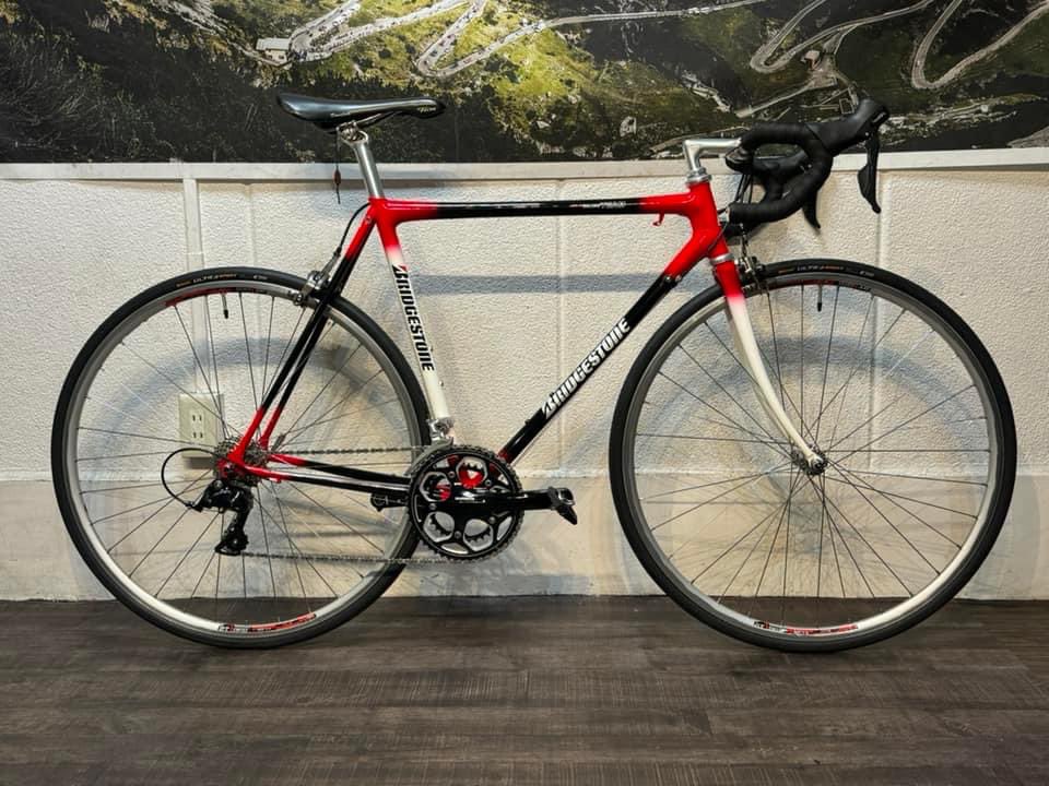 TqgHqo3OIWO6pOF's tweet photo. bridgestone neo-cot クロモリ
特殊クリーニングやガラスコーティング、ホイールチューニング作業を含んだオーバーホールが完了です、25年以上前でしょうか、当時を思い出す懐かしいフレームです(^ ^)
#bridgestone
#neocot
#クロモリフレーム
#ロードバイク
#オーバーホール
#あさみフレンド https://t.co/ztVoJtZlhy