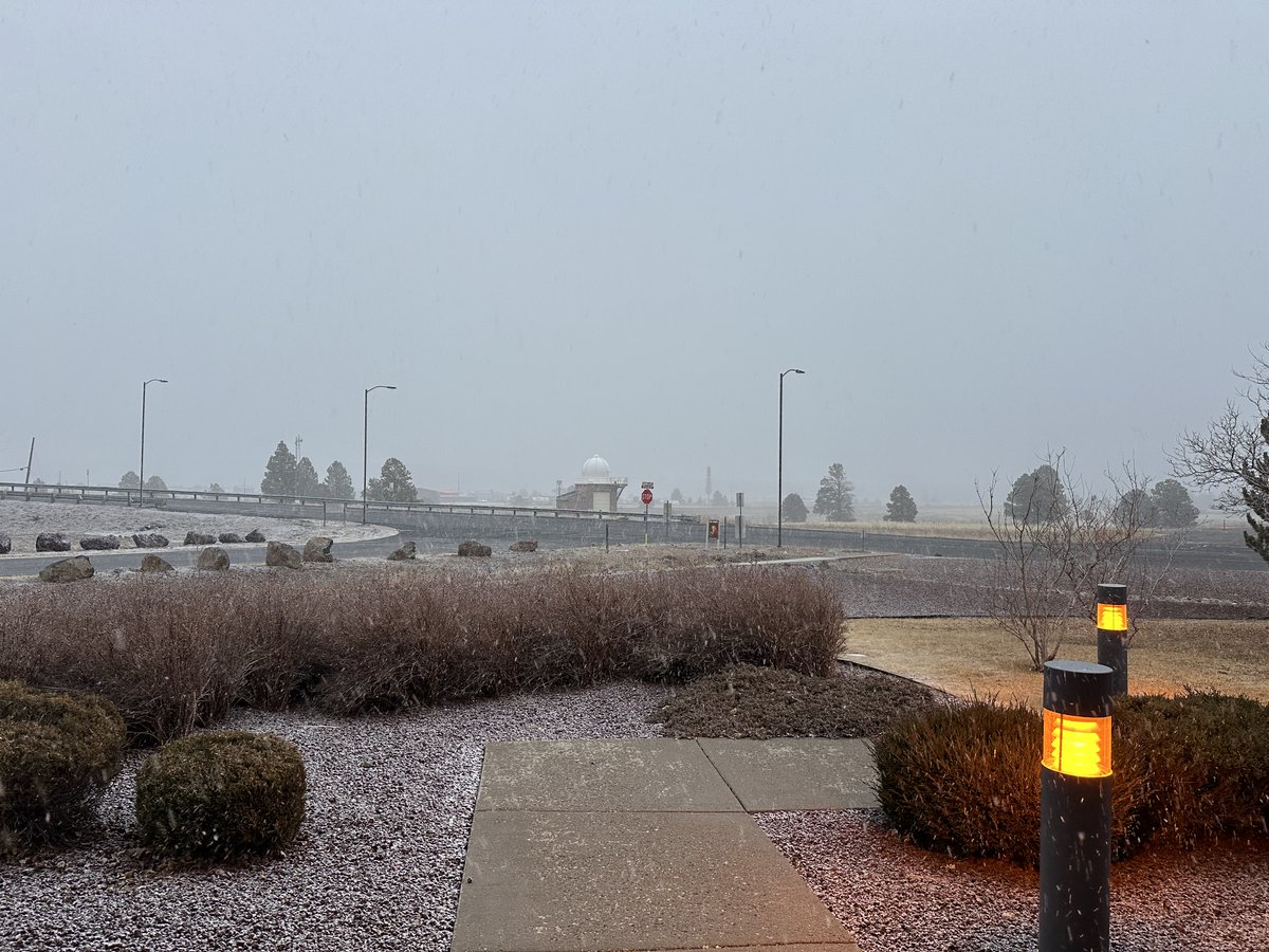 Snow is coming down fast and steady here at the office in Bellemont! (5 PM MST) #azwx