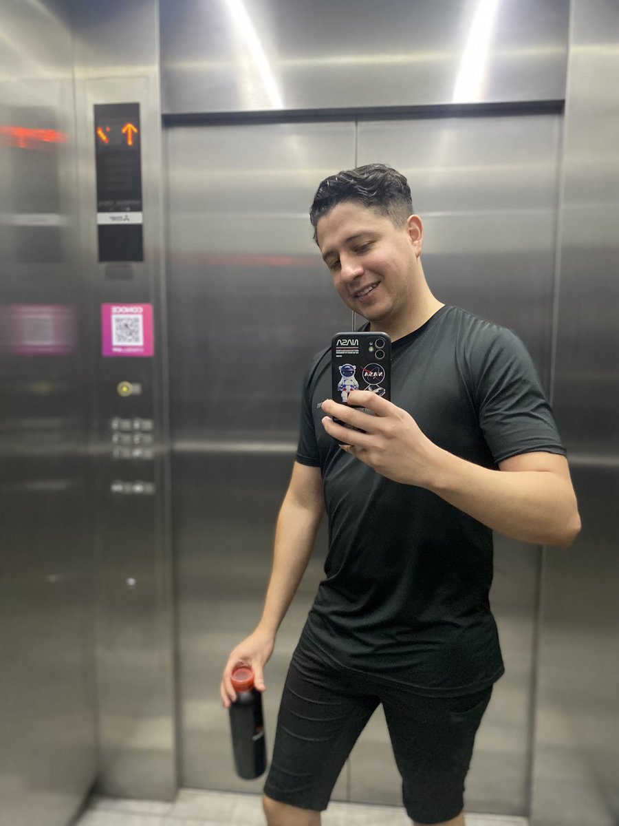 Brandon24romero's tweet photo. La primera del año

#ModoFit 💪🏻 https://t.co/fyuiik8Kb2