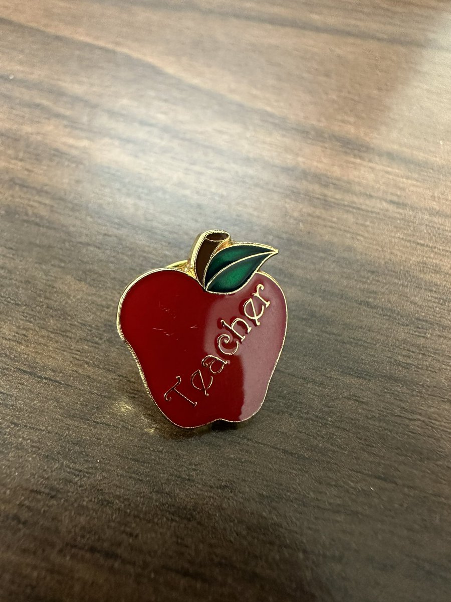Rockyb_H's tweet photo. Thank you Texas Tech- Amarillo for Apple Teaching Award! https://t.co/rL9kksD72f