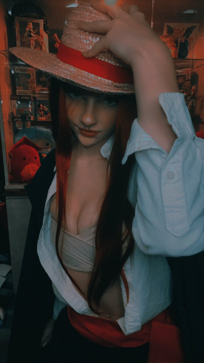 Zazzycat_Cos's tweet photo. Shanks is here 😘
#Shanks #ONEPIECE #Cosplay #cosplayergirl #femalecosplay #shankscosplay https://t.co/jOJbGHNIra