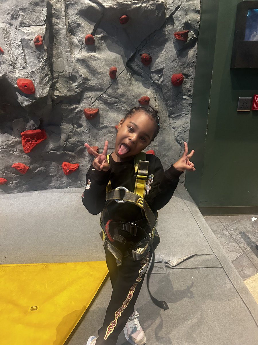 & My Girl Lives Her Very Best Life OK? 🤌🏾😍

#FirstTripOf2024
#GreatWolfLodge