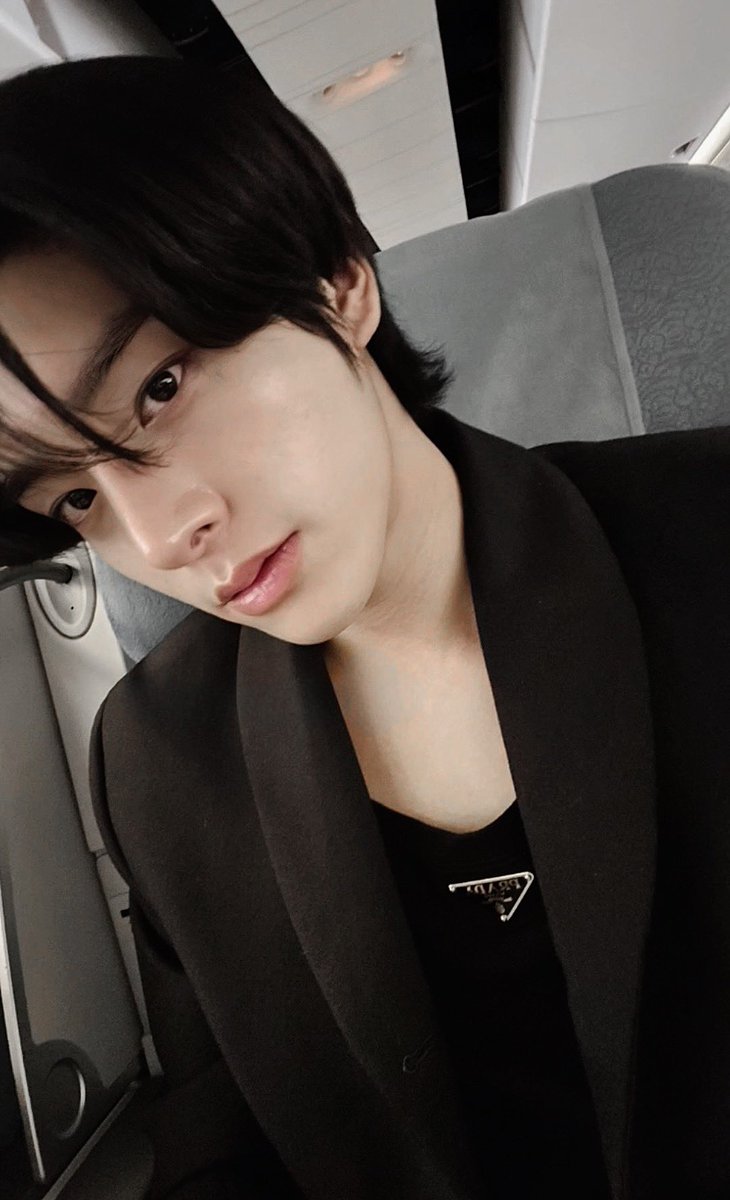 15ARCHIVEz's tweet photo. weverse moment 🌟  #JAKE #제이크 https://t.co/pLB7xPd31z