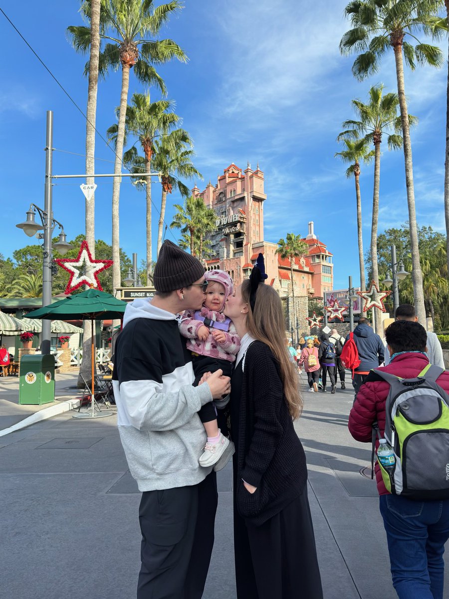 cinnamommyy's tweet image. My cute little family 🥰