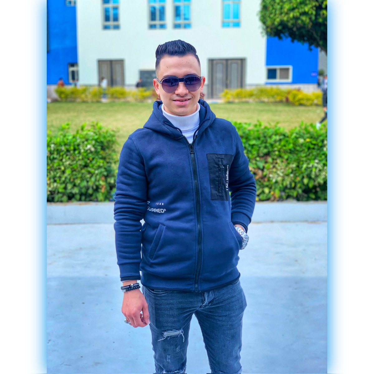 Mahmoud_hamza35's tweet photo. تعجبني نفسي عندما ابتسم لأشخاص رغم يقيني انهم منافقون🖤🥀
#Elƙօჩէმղ ☠️♨️
#ÂßØ ĦØÐÂ🥀🖤 https://t.co/YthYl45CRu