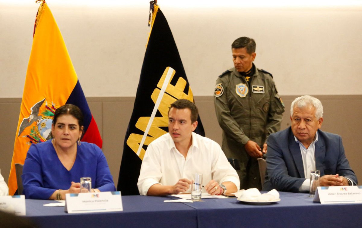patricio_maldo's tweet photo. 🔊 ¡Seguimos con los encuentros en territorio! 

Se reúnen Alcaldes/as de la UTR7, junto con el presidente @DanielNoboaOk.

☑️60MM transferidos por Modelo Equidad Territorial de octubre.

☑️Abordaron temas: minería, salud, vialidad, control en fronteras, subsidios en combustible. https://t.co/PHnKMdPdAo