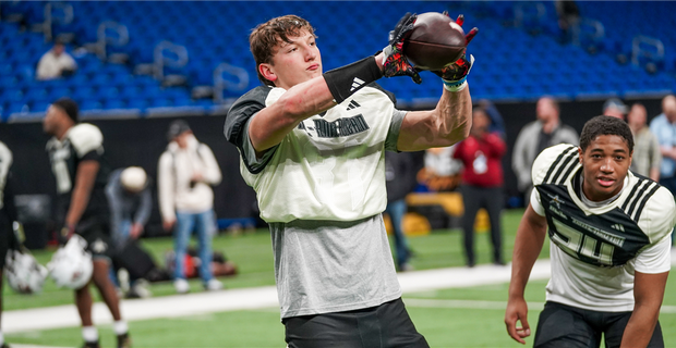 A loaded @AABonNBC notebook of Alpha Dogs, top performers and more Day 2 standouts, via @247Hudson & @247sports. 247sports.com/Article/all-am…