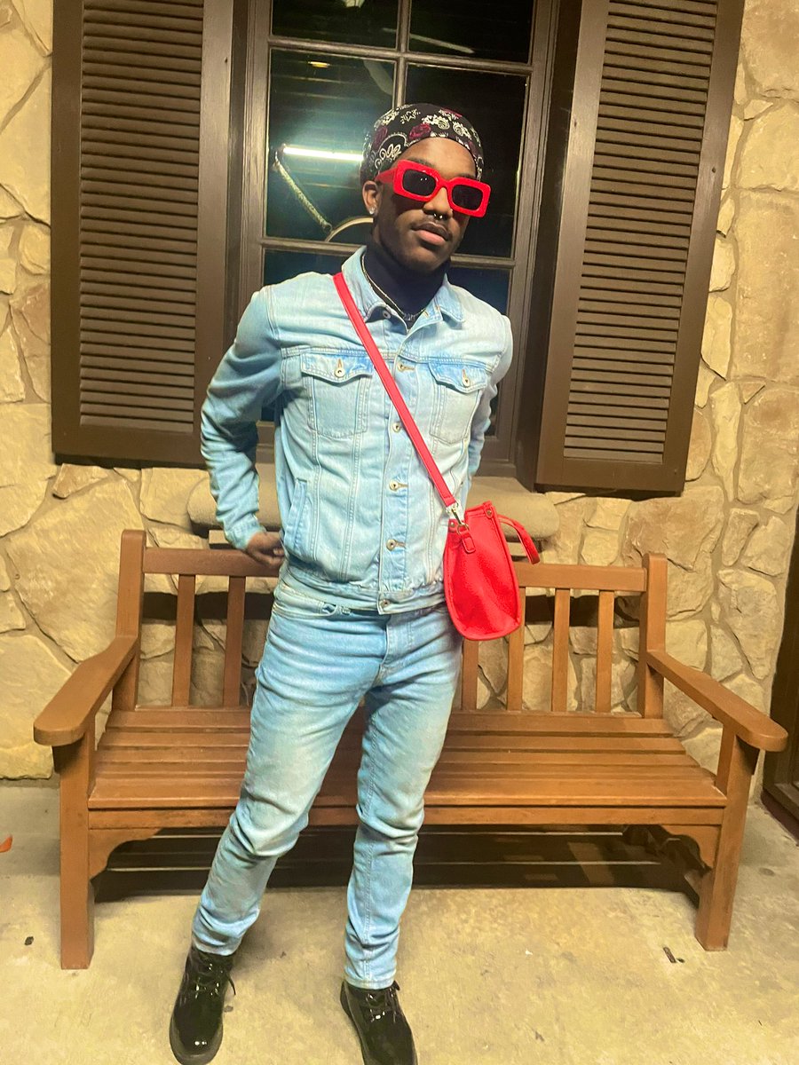 darneezy_'s tweet photo. 👖 https://t.co/JpCPKSlSyl