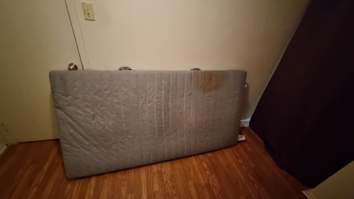 ThisIsDrashti's tweet photo. @ottawacity There is big fraud going on who delivers dirty mattress at home. 

I request you to take action against it and protect other citizens. @ONgov @OttawaPolice @CBCOttawa @OttawaCitizen https://t.co/QEyyJZXhg2