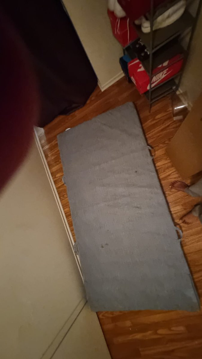 ThisIsDrashti's tweet photo. @ottawacity There is big fraud going on who delivers dirty mattress at home. 

I request you to take action against it and protect other citizens. @ONgov @OttawaPolice @CBCOttawa @OttawaCitizen https://t.co/QEyyJZXhg2