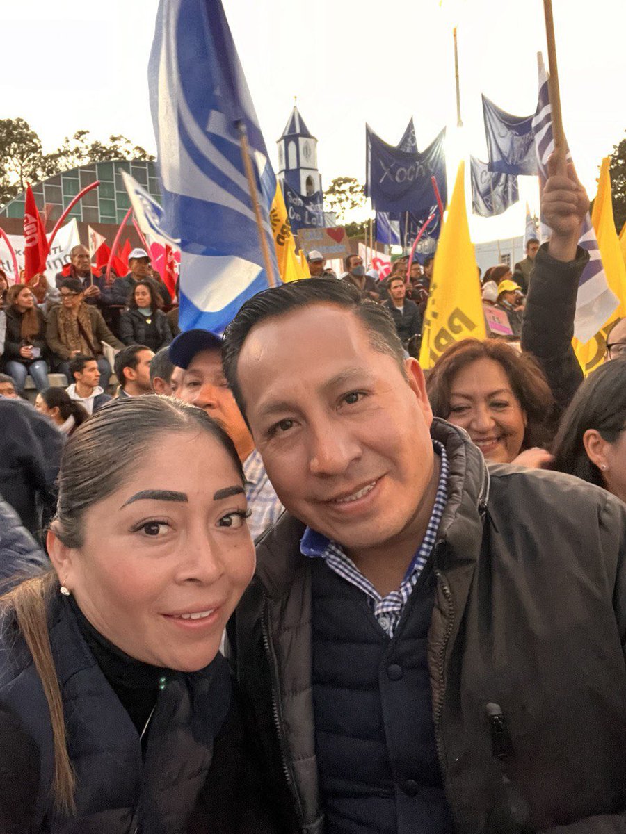 PacoMixcoatl's tweet photo. Acompañando a la futura Presidenta @XochitlGalvez y al próximo Gobernador @eduardorivera01 en el cierre de campaña con la militancia del @PANPuebla2124 . En San Andrés Cholula tendremos #AñoNuevoRumboNuevo porque tú #MerecesMás https://t.co/jvaEGKRFS0