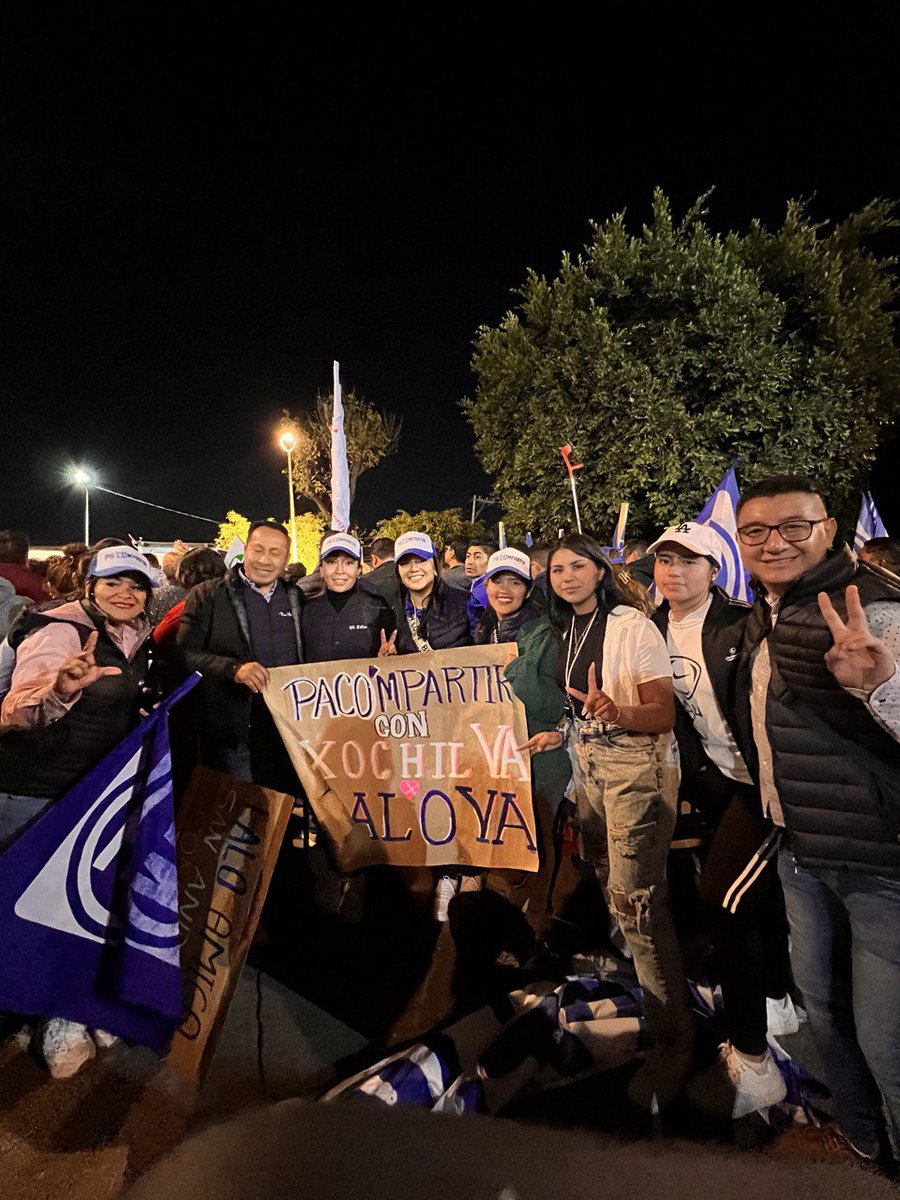 PacoMixcoatl's tweet photo. Acompañando a la futura Presidenta @XochitlGalvez y al próximo Gobernador @eduardorivera01 en el cierre de campaña con la militancia del @PANPuebla2124 . En San Andrés Cholula tendremos #AñoNuevoRumboNuevo porque tú #MerecesMás https://t.co/jvaEGKRFS0
