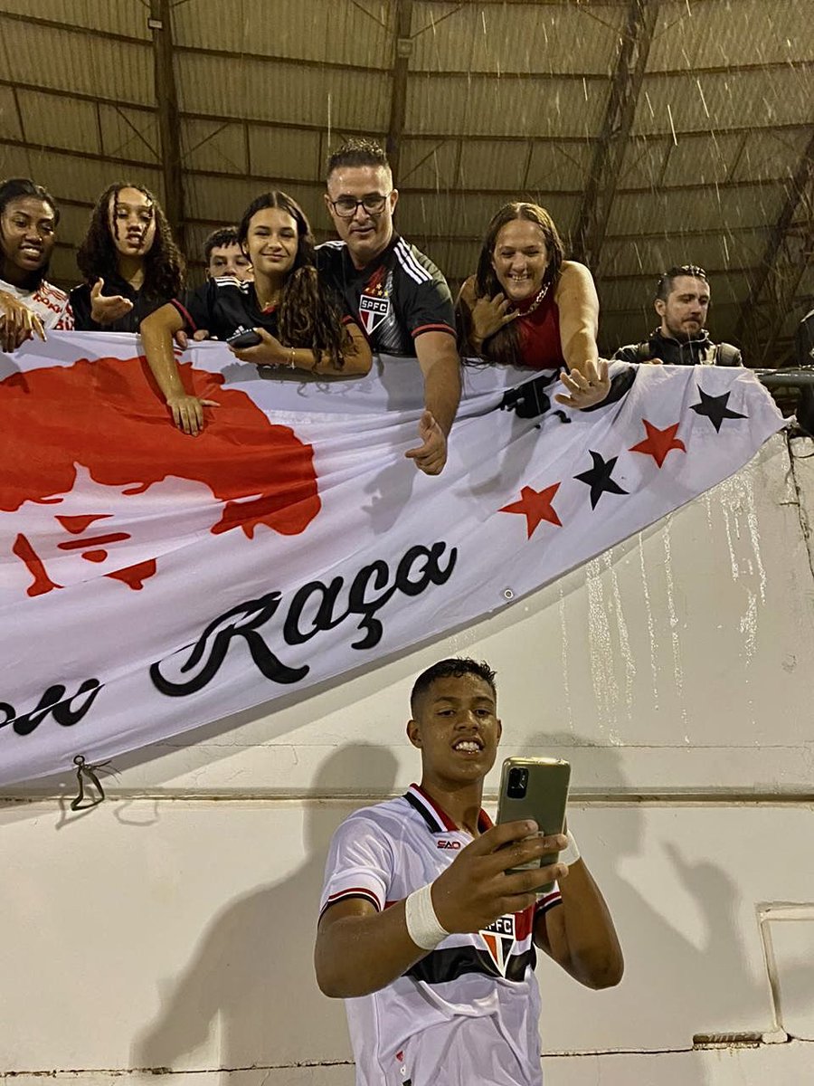 🤳 Aquela selfie com a #TorcidaQueConduz

#MadeInCotia
#VamosSãoPaulo 🇾🇪