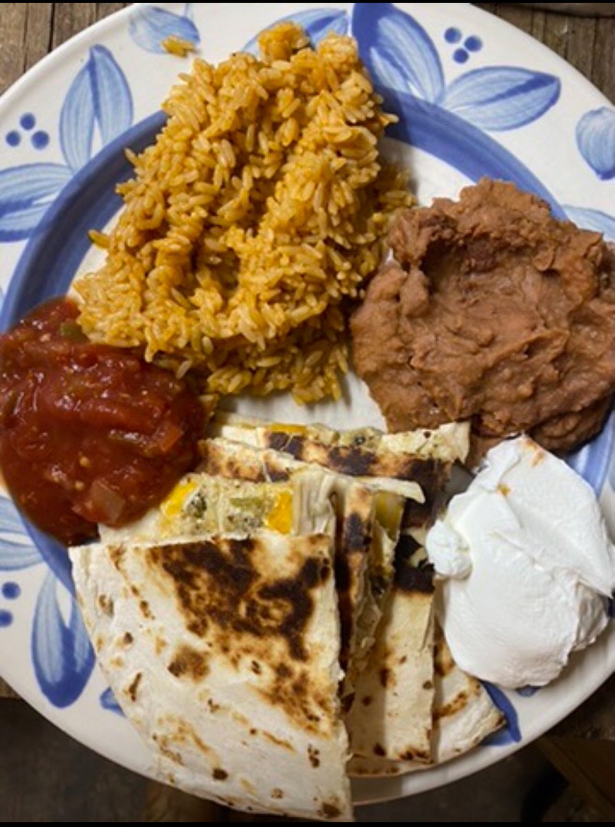 joni_kennedy's tweet photo. Day 3: Yum #mexicanfood #quesadillas #foodie #food #foodaddict #yum #delicious #homecooked #foodaholic #foodporn #foodgasm #foodstagram #instafood #foodphoto #foodblogger #foodimania #JanuaryPhotoChallenge #PhotoOfTheDay #photochallenge #januarychallenge #fmspad @fatmumslim https://t.co/Sw027uI5Vn