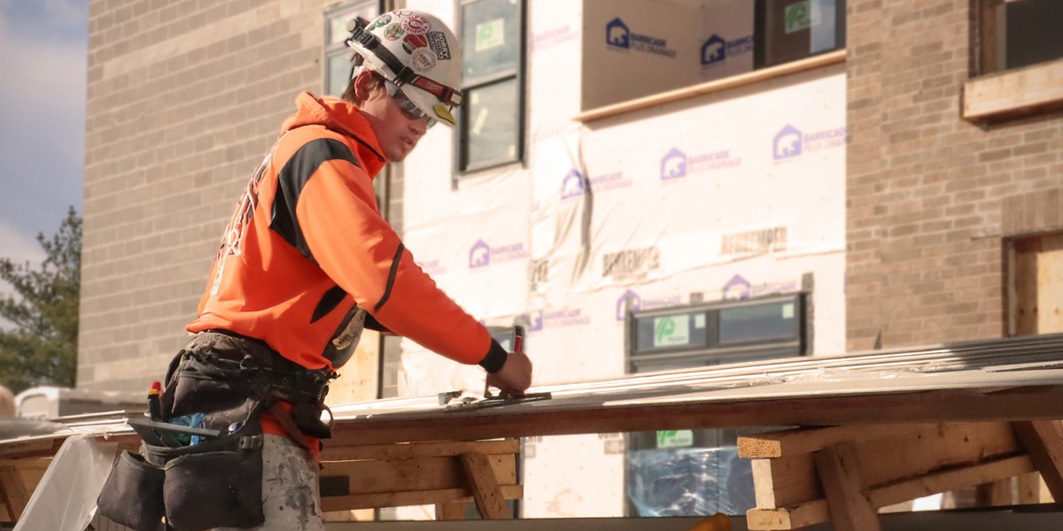 MidAmCarpenters's tweet image. Neo at Vantage Point is a luxury apartment community coming to the St. Louis suburb of Maryland Heights. We will have this 269-unit complex opened next summer. Lots of Union Carpenters are getting the job done the right way, the safe way!
#UnionProud #UnionCarpenters