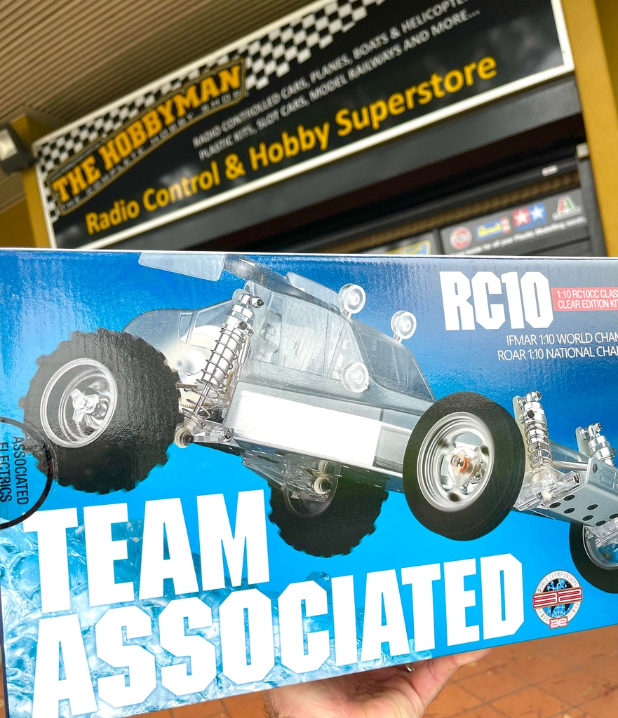 hearnshobbies's tweet photo. Are you looking for the rare RC10 Classic Clear edition?
There is only one left at the Hobbyman!

Get it there or order online:
https://t.co/dnWYBtkHo8

#Askhearns #hobbies #TheHobbyman #Hobbyman #Hearnshobbies  #EverythingHearns #Melbourne #76thAnniversary #WeAreAE #rc10 #rc10cc https://t.co/tloAjdhjT6