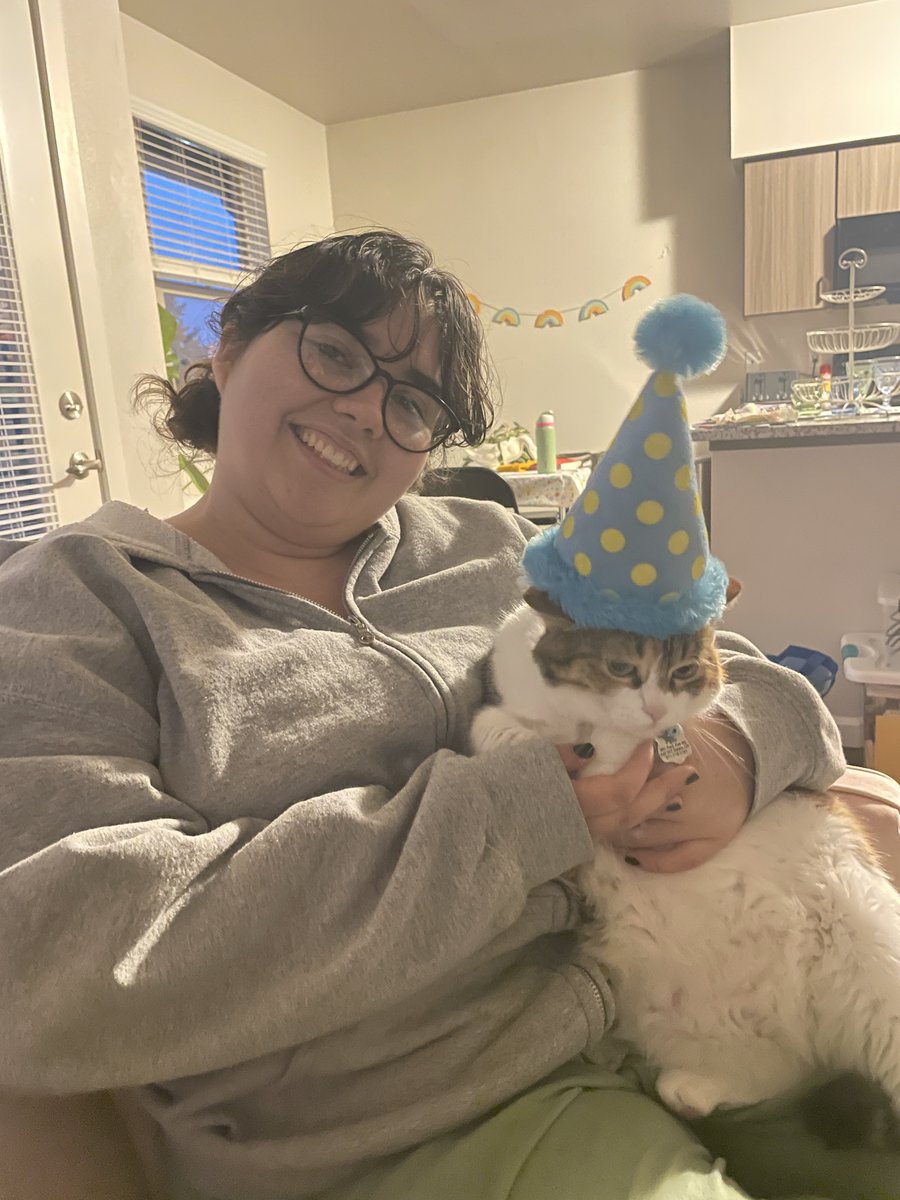jollykitty3's tweet photo. what a pretty (not) birthday girl! #dogsofBARK @barkbox https://t.co/1g5bmo66D7