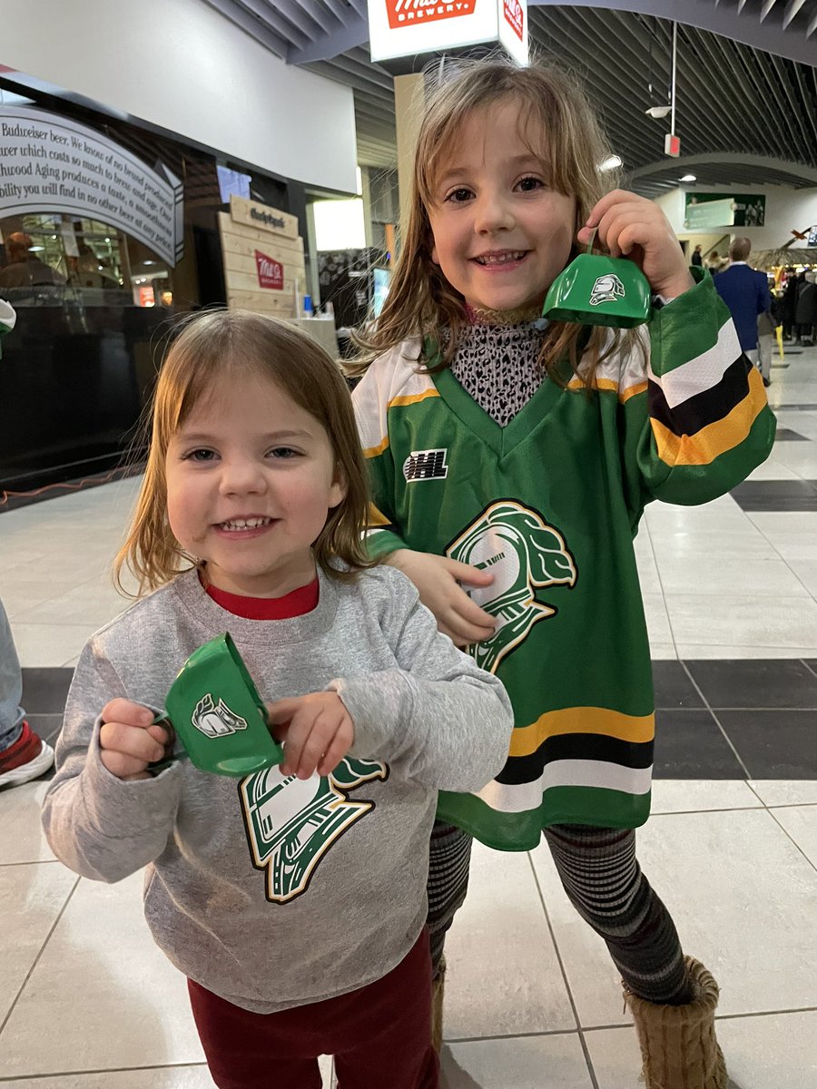 alexmac19's tweet photo. #coulterspharmacy #londonknights @LondonKnights Happy girls in section 105, Row E, Seats 9&amp;10 https://t.co/HvsovcyHaP