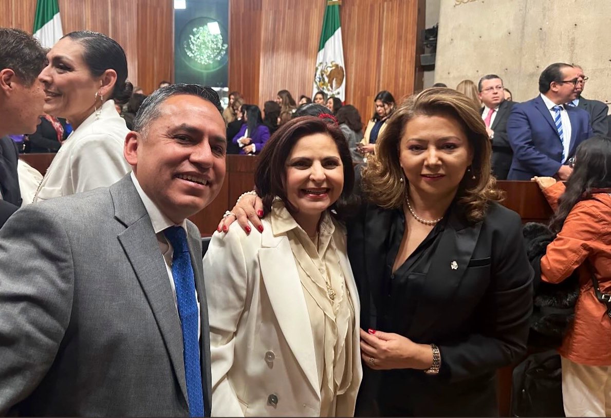 TEE_Chihuahua's tweet photo. 📌Las Magistraturas que integran el @TEE_Chihuahua acudieron a la Ceremonia Cívica con motivo de la Primera Sesión Pública de 2024 del Pleno de la Sala Superior del @TEPJF_informa, encabezada por la Magistrada Mónica Soto Fregoso, Presidenta  del #TEPJF. 

@FFuentesBarrera @FdelaMataPizana @JanineOtalora