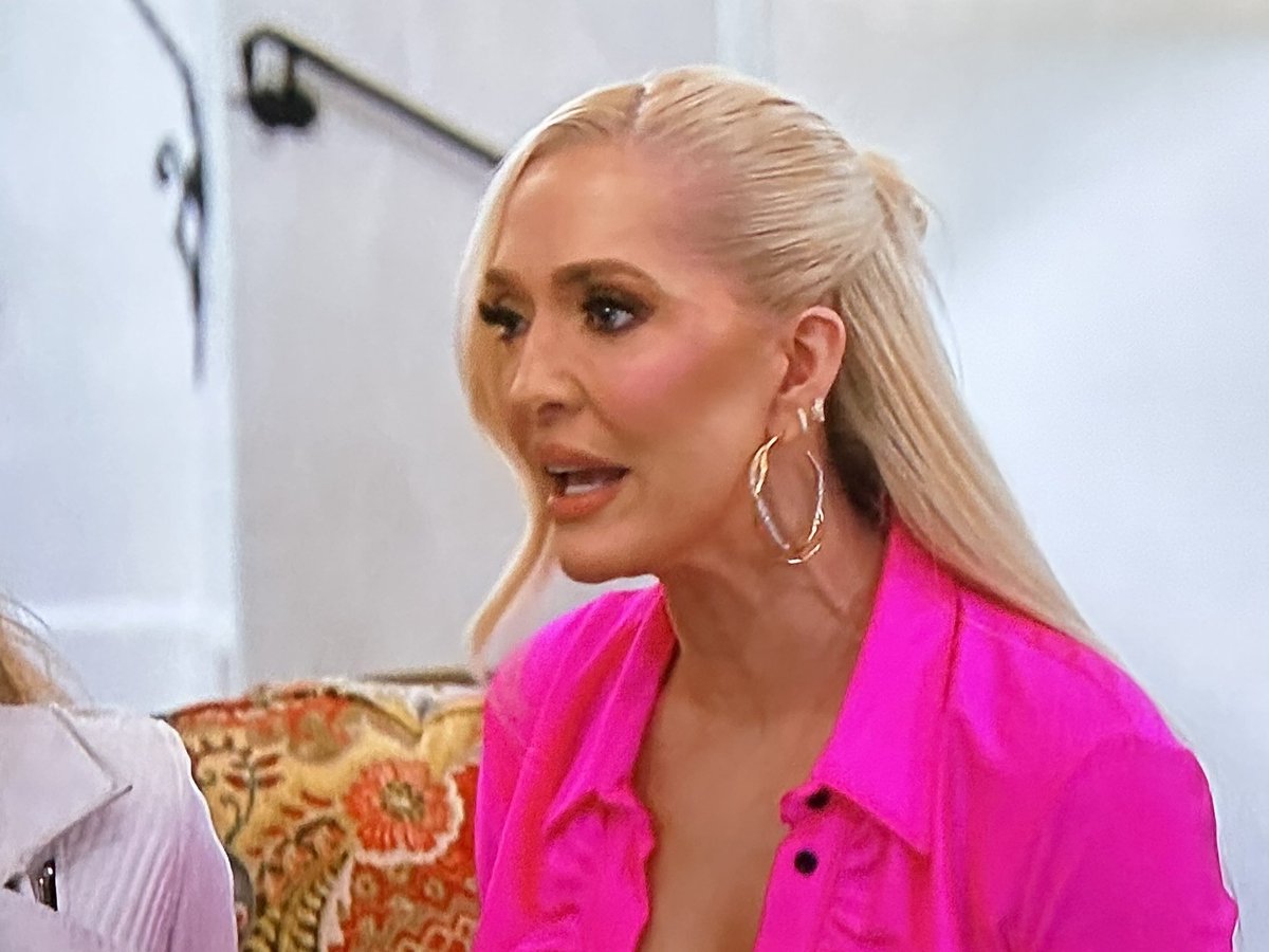 HousewivesHub's tweet photo. Whose side are you on? Like for Erika, retweet for Denise. #RHOBH https://t.co/QBH9gzfrYo