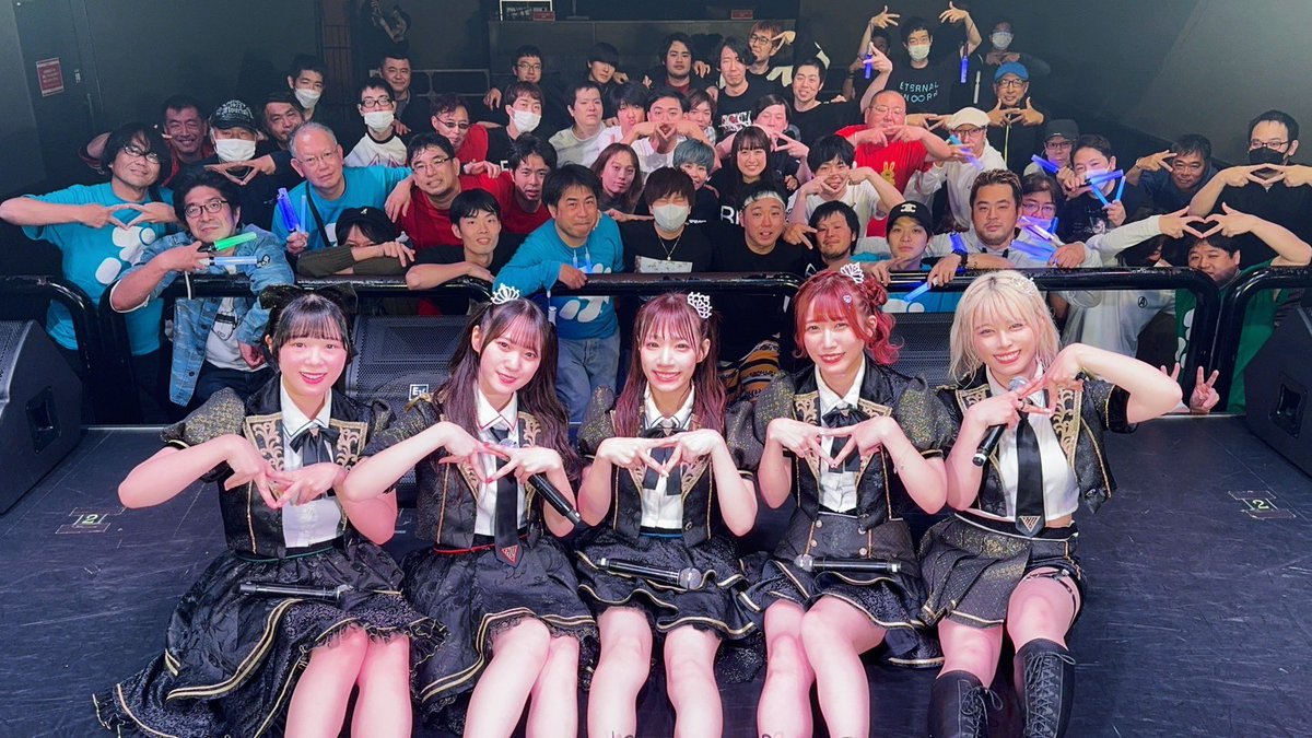 i_Weave's tweet photo. 2023年12月31日
りぃちゅとの旅に一区切りがつきました。
この旅の中では見たことのない最高の景色がみれたり、沢山の仲間との出会いがありました。
りぃちゅについて来て本当に良かった。
かわいく、かっこよく、みんなに笑顔を届ける姿は最高のアイドルでした！

りぃちゅ今まで本当にありがとう。 https://t.co/qXufLSU0yl